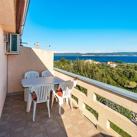 2 Bedroom Amazing Apartment In Nevidane Luaran gambar